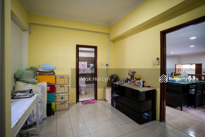 For Sale - NS facing! Charming 3 Storey Semi D in Kembangan