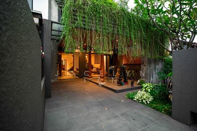 For Sale - Inter-Terrace 2.5 Storey in Opera Estate