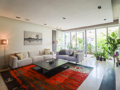 For Sale - Draycott Eight