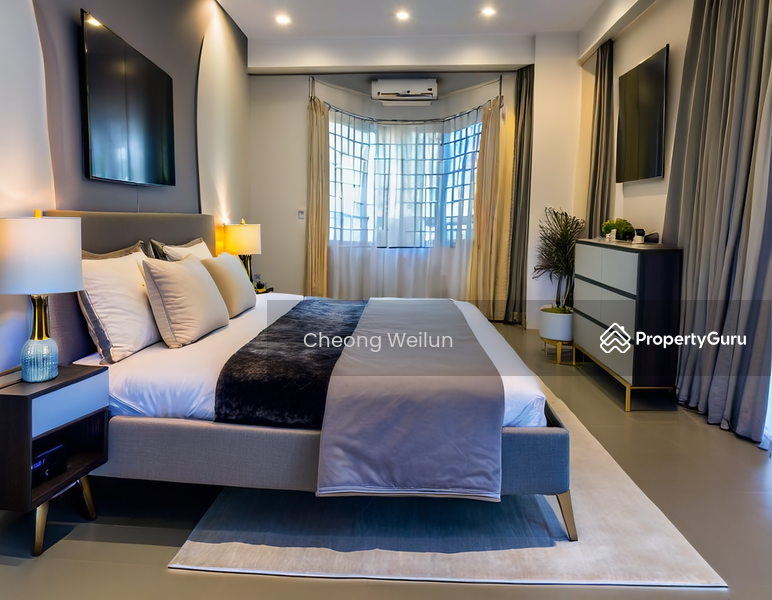 Master Bedroom (Virtual staging done)