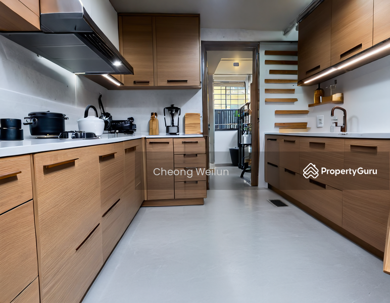 Kitchen (Virtual staging done)