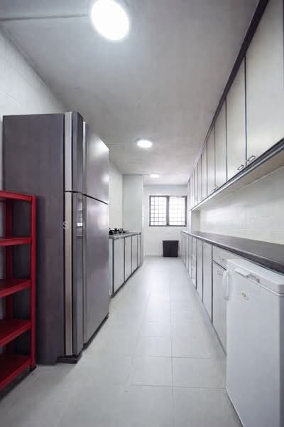 319 Bukit Batok Street 33 HDB Flat For Sale at S$ 599,000 | PropertyGuru Singapore - Kitchen