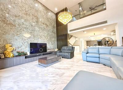 For Sale - ⭐⭐LANDED7772 @ Almost Brand New Semi D | $24xx psf ONLY!! | Serangoon Gardens