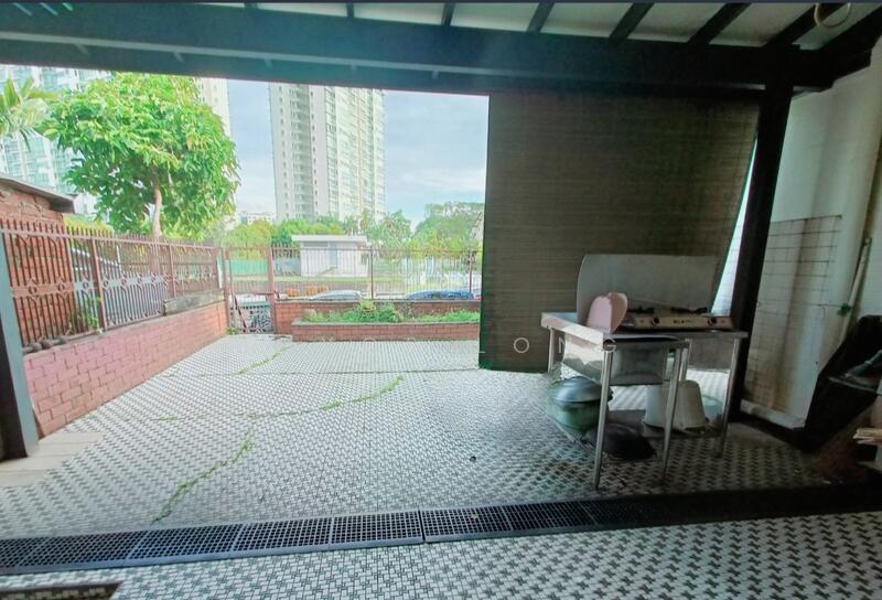 Golden Hill Estate, Li Hwan Drive, 4 Bedrooms, 2,386 sqft, Terraced House For Sale, by Joyce Long, 60046452 - PropertyGuru.com.sg