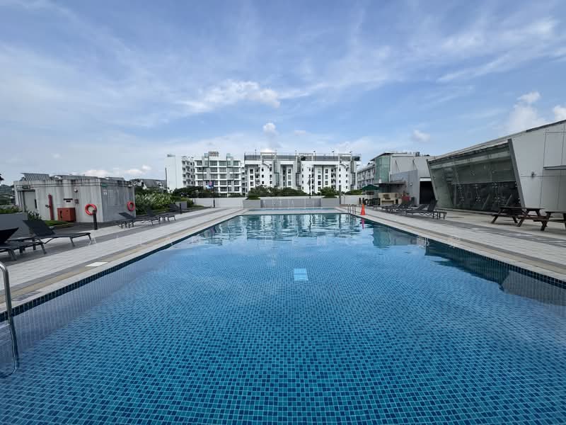 Sherwood Towers, 1 Jalan Anak Bukit, Room Rental, 416 sqft, Apartment For Rent, by Allan Zheng  鄭黎, 60046470 - Pool - PropertyGuru.com.sg