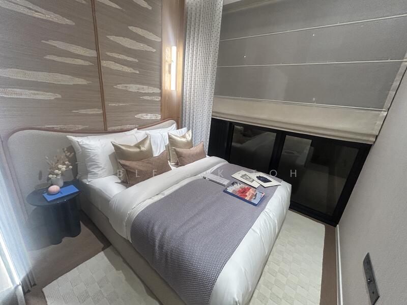 ⭐⭐ CHEAPER , New Condo,Next to Orchard Boulevard MRT Condominium For Sale at S$ 3,000,000 | PropertyGuru Singapore - Bedroom