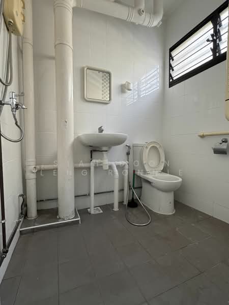 219 Tampines Street 24 HDB Flat For Sale at S$ 480,000 | PropertyGuru Singapore