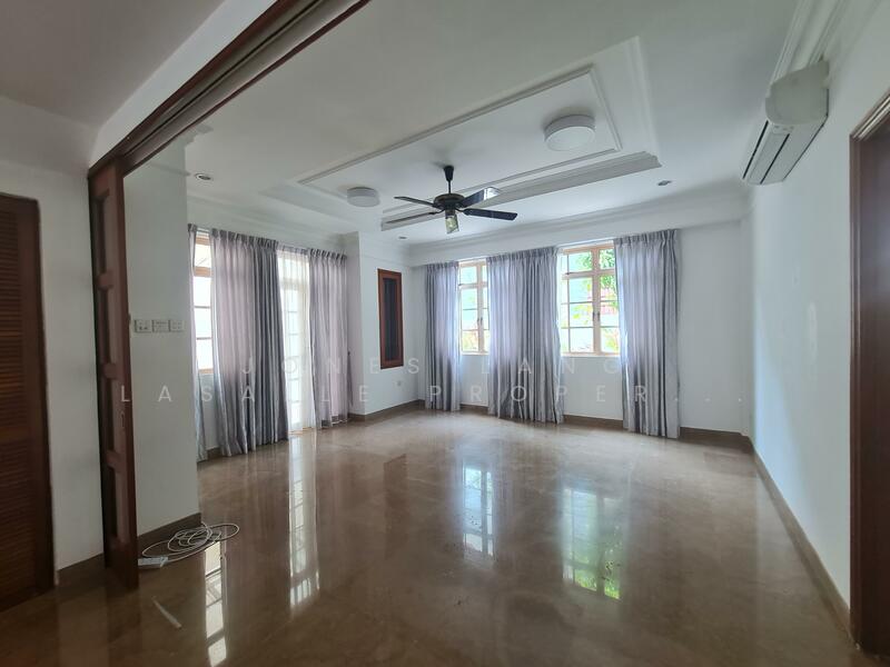 Woodgrove Estate, Ashwood Grove, Admiralty / Woodlands, 6 Bedrooms, 6,000 sqft, Detached House For Sale, by Cynthia Wong, 60047175 - Living Room - PropertyGuru.com.sg
