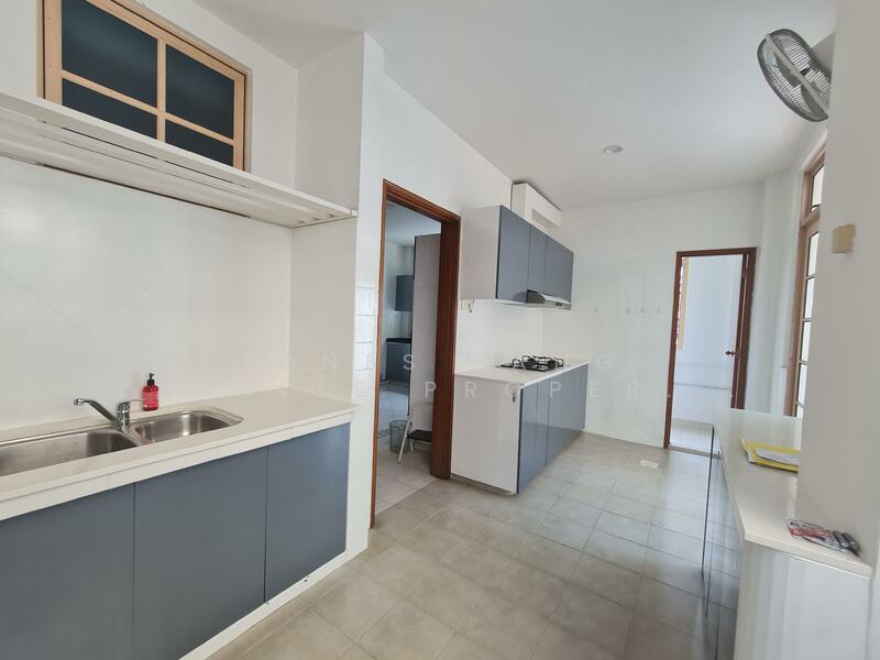 Woodgrove Estate, Ashwood Grove, Admiralty / Woodlands, 6 Bedrooms, 6,000 sqft, Detached House For Sale, by Cynthia Wong, 60047175 - Kitchen - PropertyGuru.com.sg