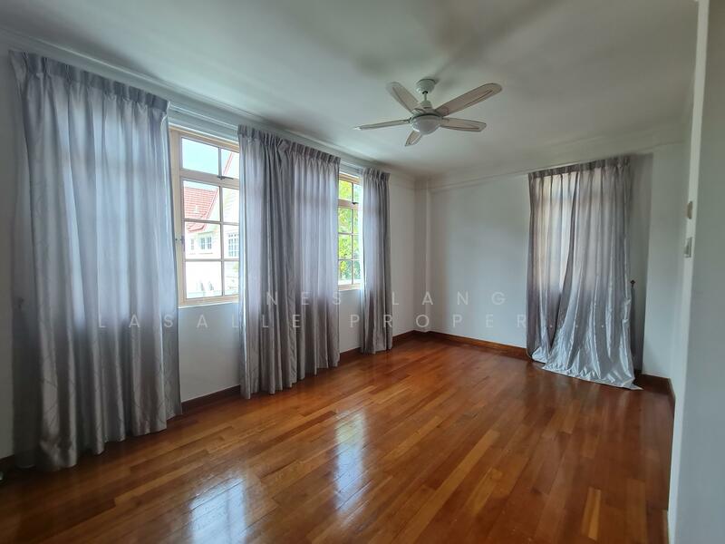 Woodgrove Estate, Ashwood Grove, Admiralty / Woodlands, 6 Bedrooms, 6,000 sqft, Detached House For Sale, by Cynthia Wong, 60047175 - Living Room - PropertyGuru.com.sg