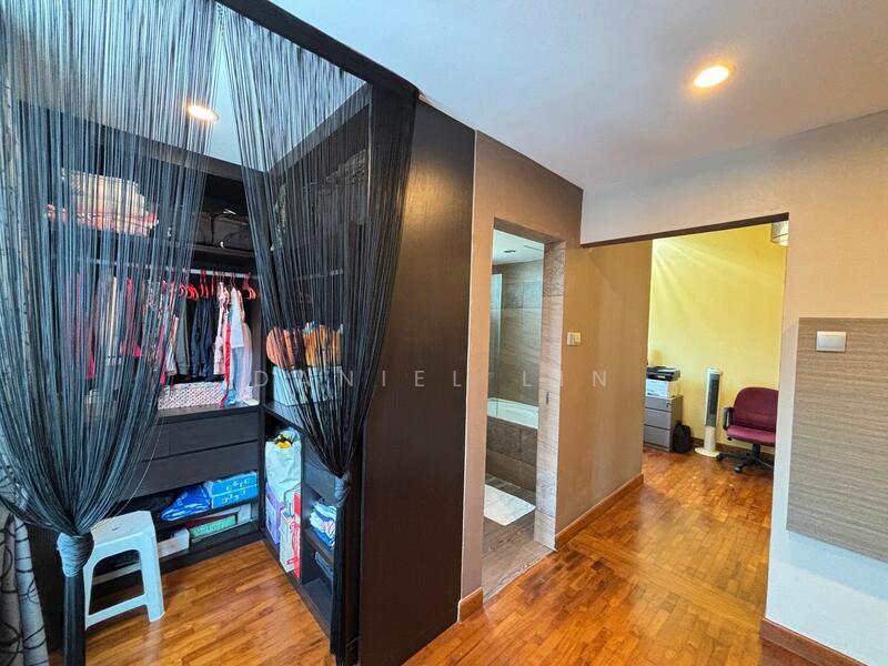 Bedroom walk-in wardrobe