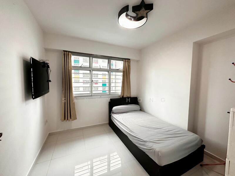 For Sale - 561B Jurong West Street 42