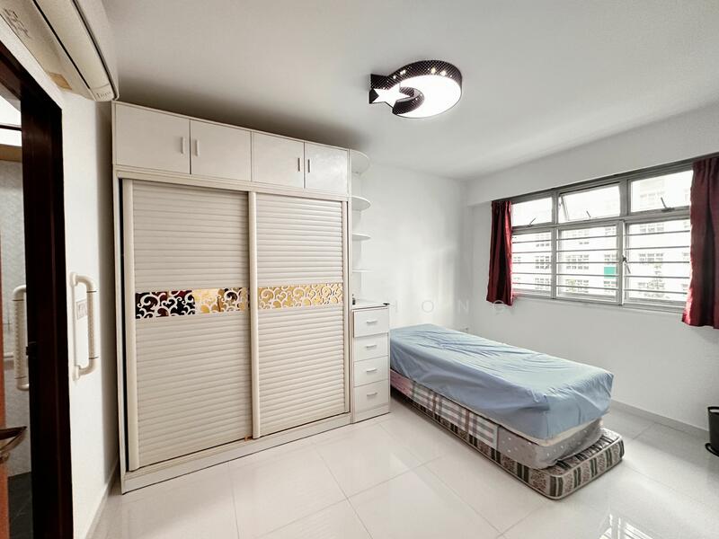 For Sale - 561B Jurong West Street 42