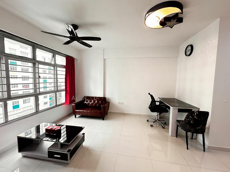 For Sale - 561B Jurong West Street 42