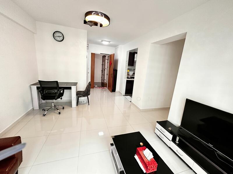 For Sale - 561B Jurong West Street 42