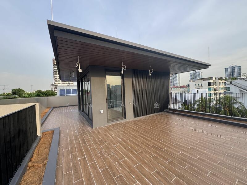 For Sale - Luxurious Brand New & freehold Bungalow, 4 levels with Lift and swimming pool