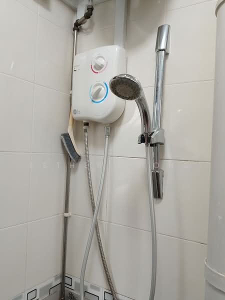 512 Ang Mo Kio Avenue 8, 512 Ang Mo Kio Avenue 8, Room Rental, 150 sqft, HDB Flat For Rent, by Esther Whong, 60047783 - PropertyGuru.com.sg