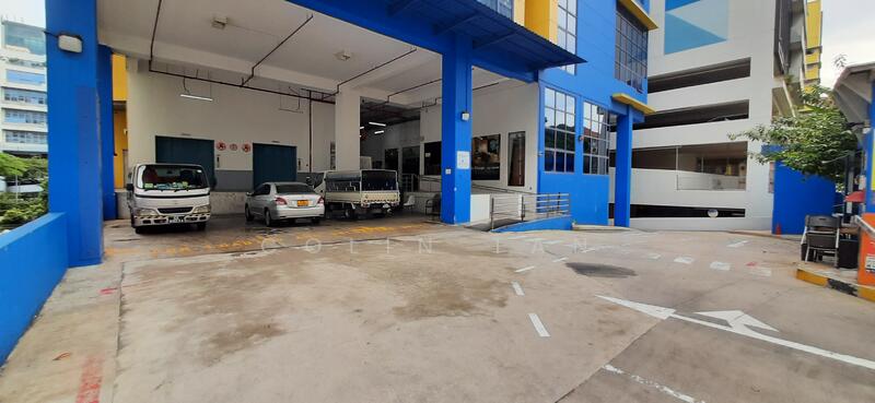 Heng Loong Building, 61 Bukit Batok Crescent, 250 sqft, Light Industrial (B1) For Rent, by Colin Tan, 60047906 - Heng Loong Building (Loading/ Unloading Bay) - CommercialGuru.com.sg