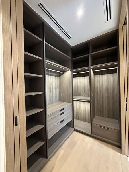 The Avenir, 8 River Valley Close, 3 Bedrooms, 1,572 sqft, Condominium For Rent, by Keith Tay, 60048037 - Walk-In Wardrobe  - PropertyGuru.com.sg