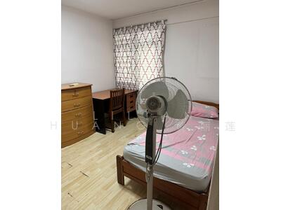 For Rent - 215 Boon Lay Place