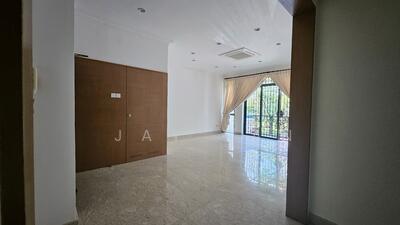 For Rent - Meralodge