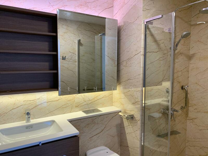 Good size bathroom w ample storage space