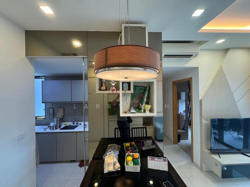 H2O Residences Condominium For Sale at S$ 1,200,000 | PropertyGuru Singapore - Kitchen