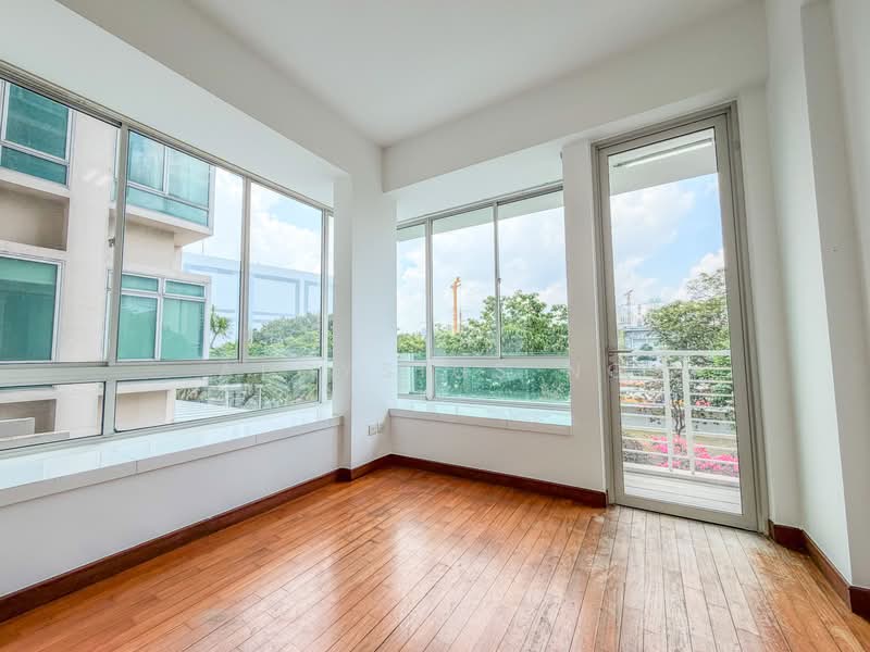 For Sale - Parc Mackenzie