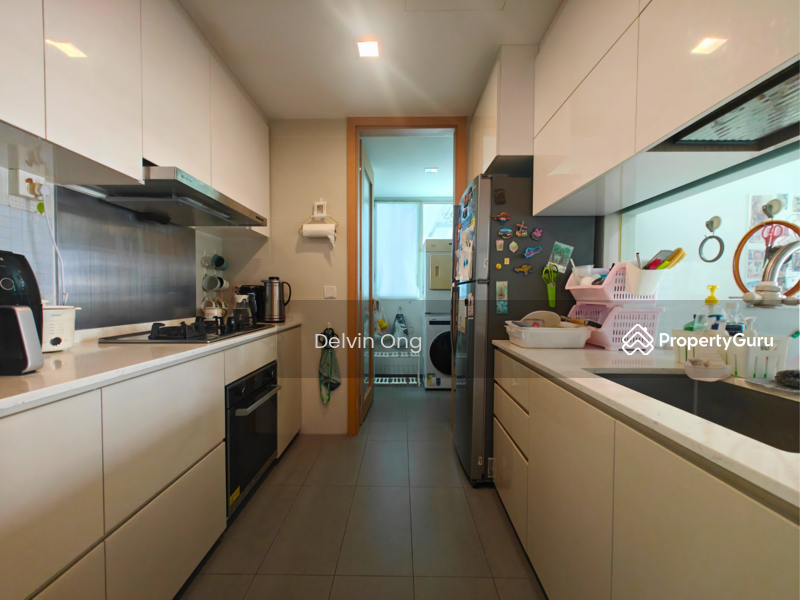 Spacious kitchen with yard