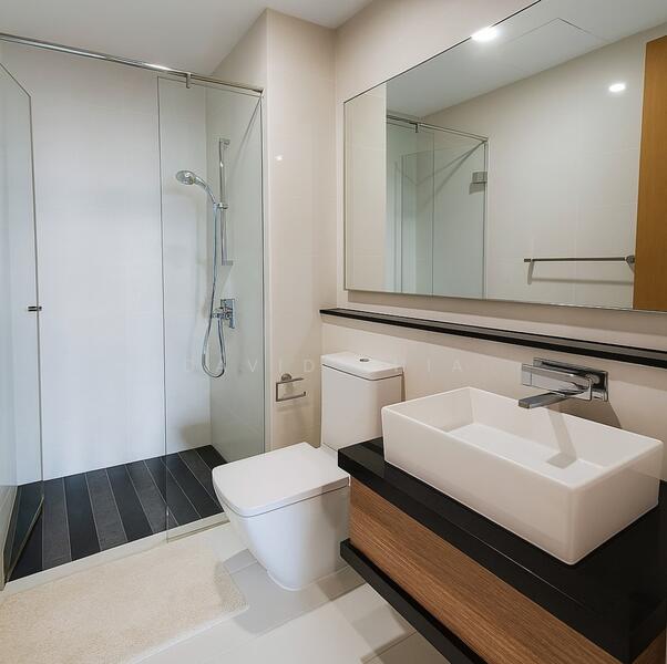 Marina Bay Residences Condominium For Sale at S$ 7,000,000 | PropertyGuru Singapore - Bathroom