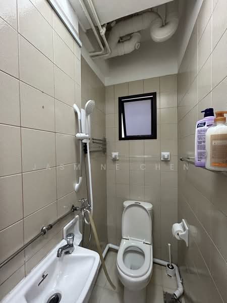Heritage View, 10 Dover Rise, Room Rental, 150 sqft, Condominium For Rent, by Jasmine Chen, 60051258 - Bathroom - PropertyGuru.com.sg