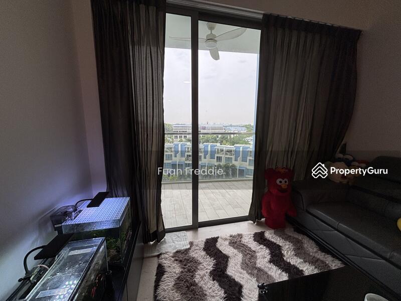 For Rent - Skies Miltonia