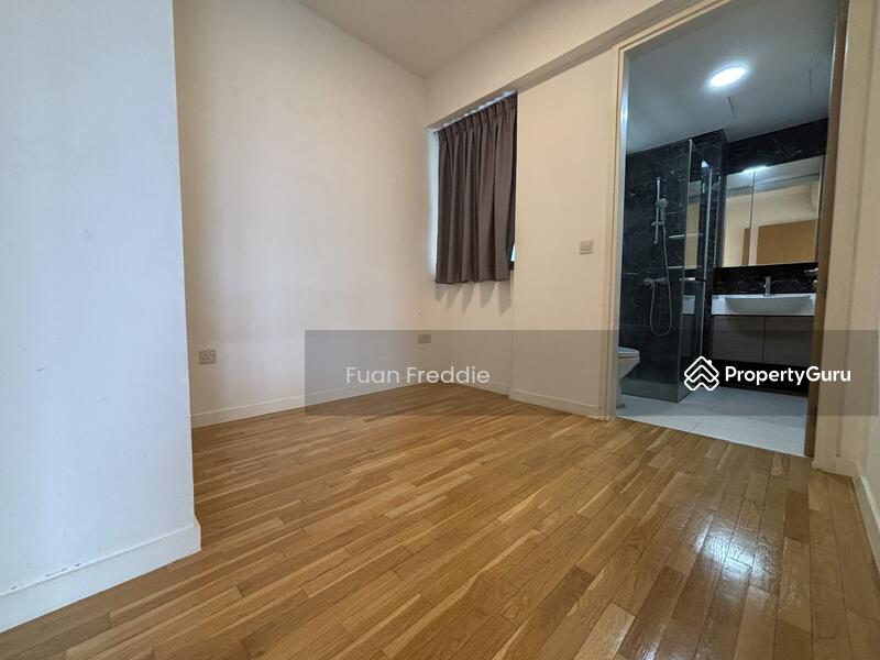 For Rent - Skies Miltonia