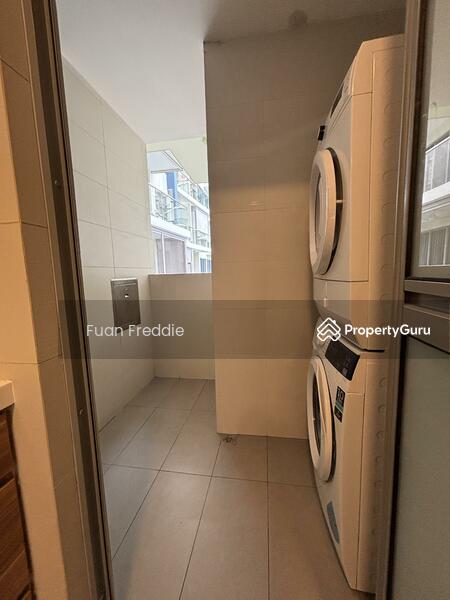 For Rent - Skies Miltonia