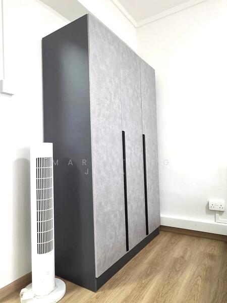 285B Toh Guan Road, 285B Toh Guan Road, Boon Lay / Jurong / Tuas, Room Rental, 100 sqft, HDB Flat For Rent, by Mary Tang Ji'Ai, 60051513 - Spacious wardrobe - PropertyGuru.com.sg