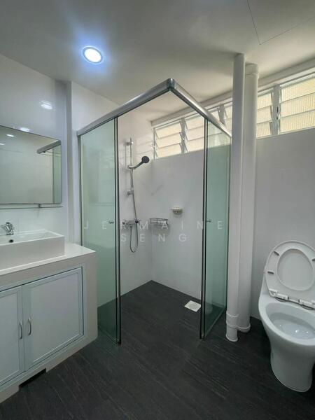 Neptune Court, 1 Marine Vista, East Coast / Marine Parade, Room Rental, 100 sqft, Apartment For Rent, by Jermaine Seng, 60051780 - Bathroom - PropertyGuru.com.sg