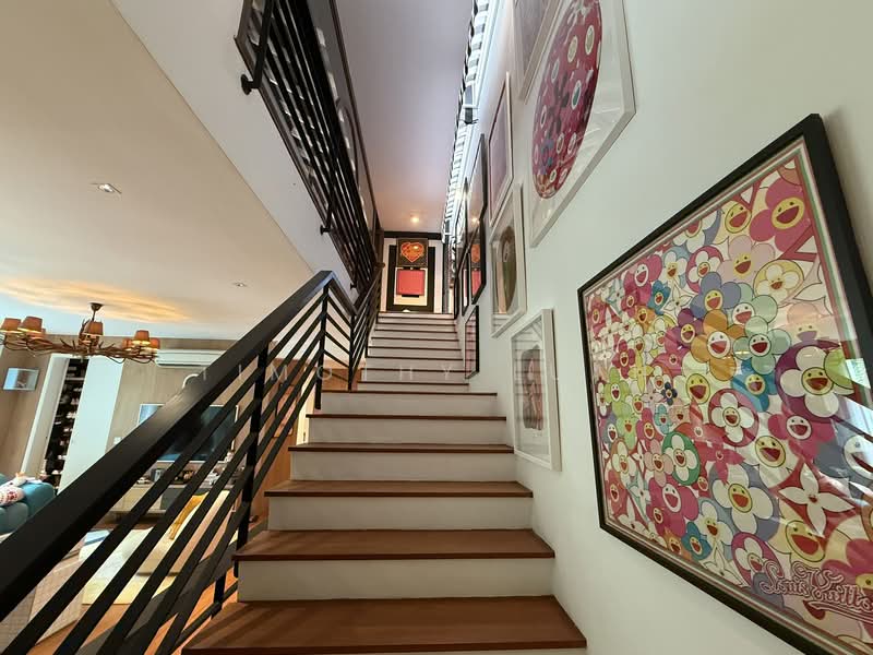 Serangoon Gardens Bungalow Detached, Serangoon Garden Estate, 5 Bedrooms, 6,700 sqft, Detached House For Sale, by Timothy Luah, 60051937 - Stairs - PropertyGuru.com.sg