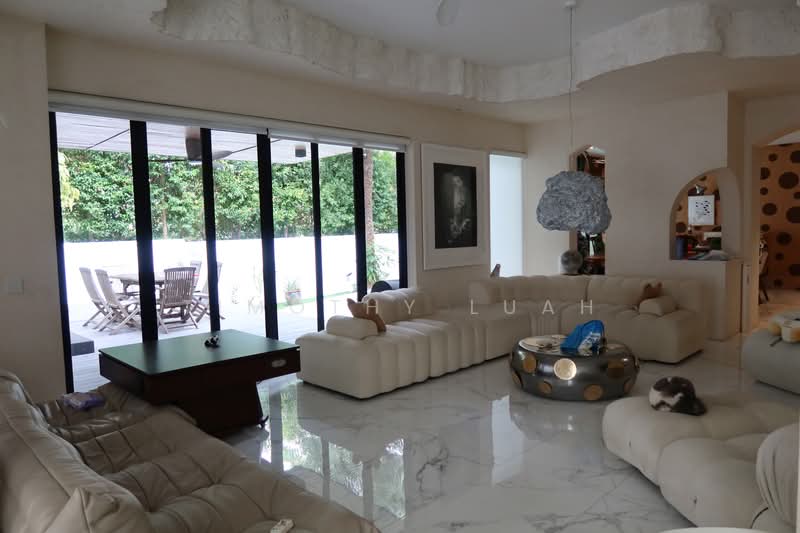 Serangoon Gardens Bungalow Detached, Serangoon Garden Estate, 5 Bedrooms, 6,700 sqft, Detached House For Sale, by Timothy Luah, 60051937 - Living Room - PropertyGuru.com.sg