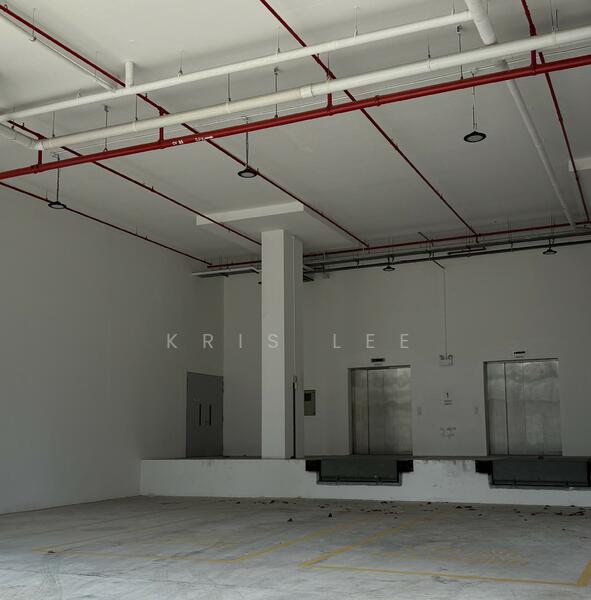 5/storey Standalone Corporate Bldg @ MacPherson, , 57,500 sqft, Light Industrial (B1) For Rent, by Kris Lee, 60052246 - Loading bay for 40ft - CommercialGuru.com.sg