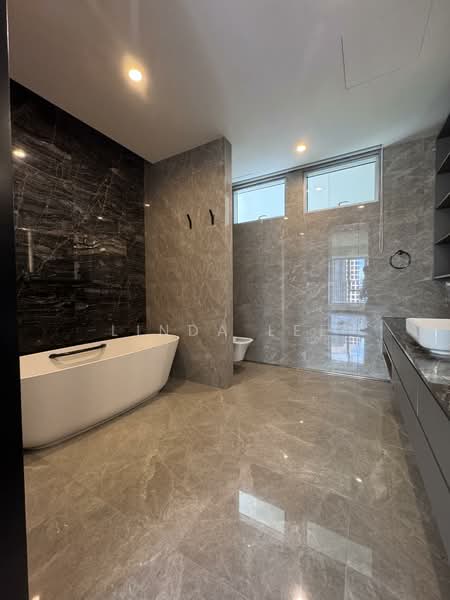 Boulevard 88, 86 Orchard Boulevard, 4 Bedrooms, 2,766 sqft, Condominium For Sale, by Linda Lee, 60052290 - Bathroom - PropertyGuru.com.sg