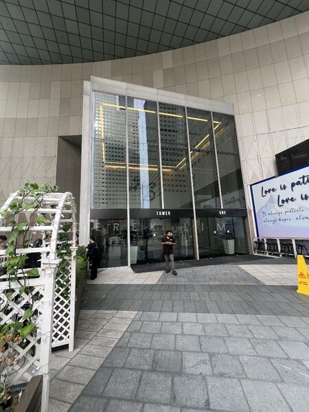 Suntec City Tower, 7 Temasek Boulevard, 8,104 sqft, Office For Sale, by Derek Lim, 60052326 - Entrance - CommercialGuru.com.sg