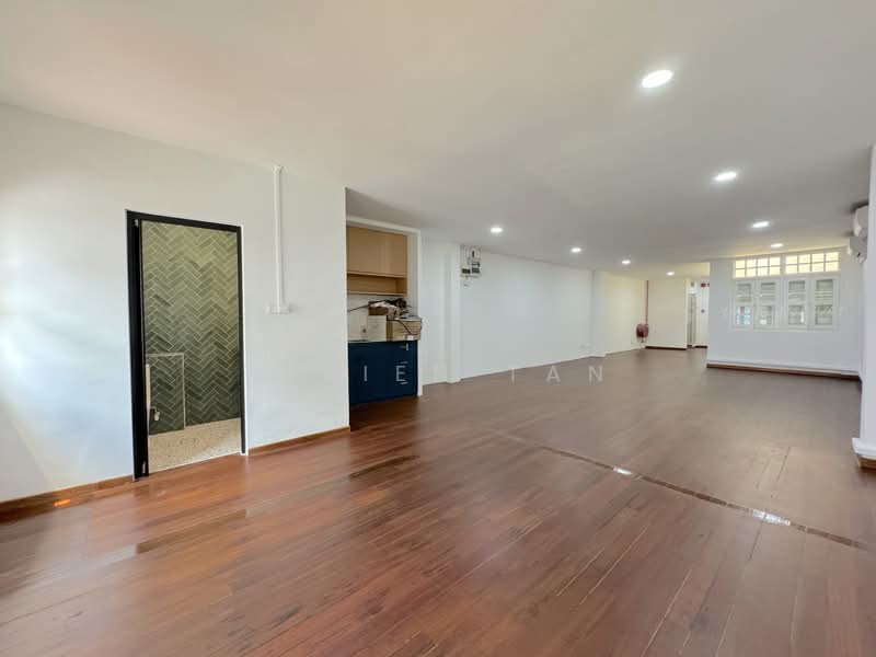 (Few Units Available) Tras Street Level 2 | Near MRT | Bright unit, Tanjong Pagar | Duxton Road | Duxton Hill, 1,800 sqft, Shop / Shophouse For Rent, by Vivien Tan, 60052527 - CommercialGuru.com.sg
