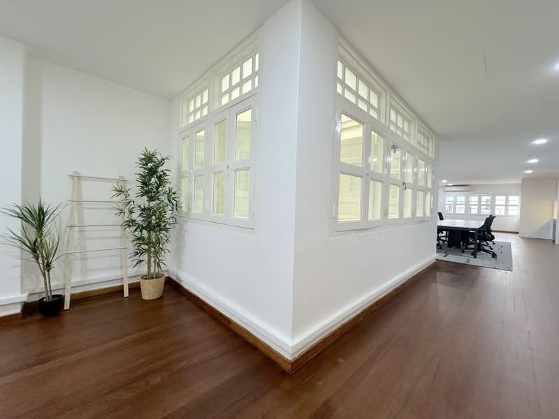 (Few Units Available) Tras Street Level 2 | Near MRT | Bright unit, Tanjong Pagar | Duxton Road | Duxton Hill, 1,800 sqft, Shop / Shophouse For Rent, by Vivien Tan, 60052527 - CommercialGuru.com.sg