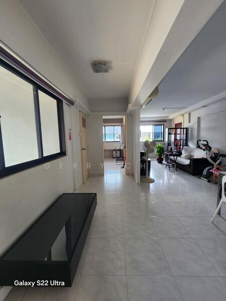 Clementi ST 11 Block 109, 11, 2 Bedrooms, 872 sqft, HDB Flat For Sale, by Gerry Choo, 60052696 - Living Room - PropertyGuru.com.sg