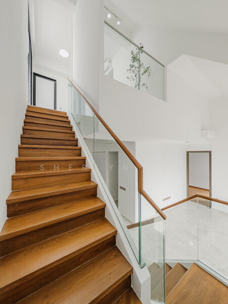 private lift to privacy upper level