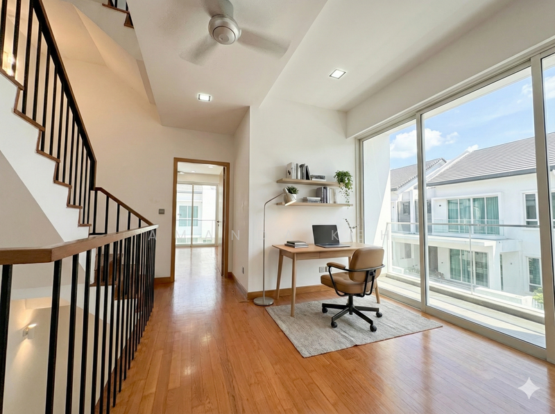 For Sale - Luxus Hills