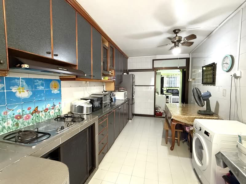718 Bedok Reservoir Road, 718 Bedok Reservoir Road, 3 Bedrooms, 1,119 sqft, HDB Flat For Sale, by Sitimas Senin, 60052848 - Kitchen - PropertyGuru.com.sg