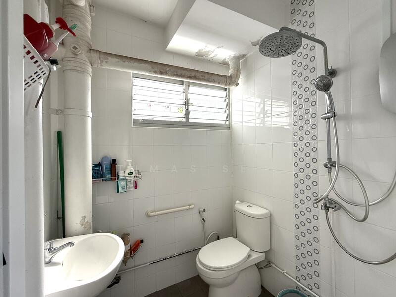 718 Bedok Reservoir Road, 718 Bedok Reservoir Road, 3 Bedrooms, 1,119 sqft, HDB Flat For Sale, by Sitimas Senin, 60052848 - Bathroom - PropertyGuru.com.sg