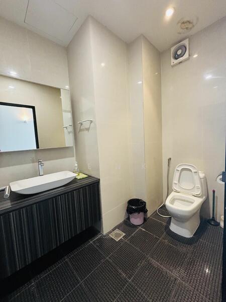Wcega Tower, 21 Bukit Batok Crescent, 106 sqft, Light Industrial (B1) For Rent, by Jenn K, 60053196 - CommercialGuru.com.sg