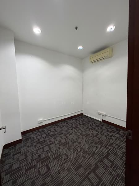 Wcega Tower, 21 Bukit Batok Crescent, 106 sqft, Light Industrial (B1) For Rent, by Jenn K, 60053196 - CommercialGuru.com.sg